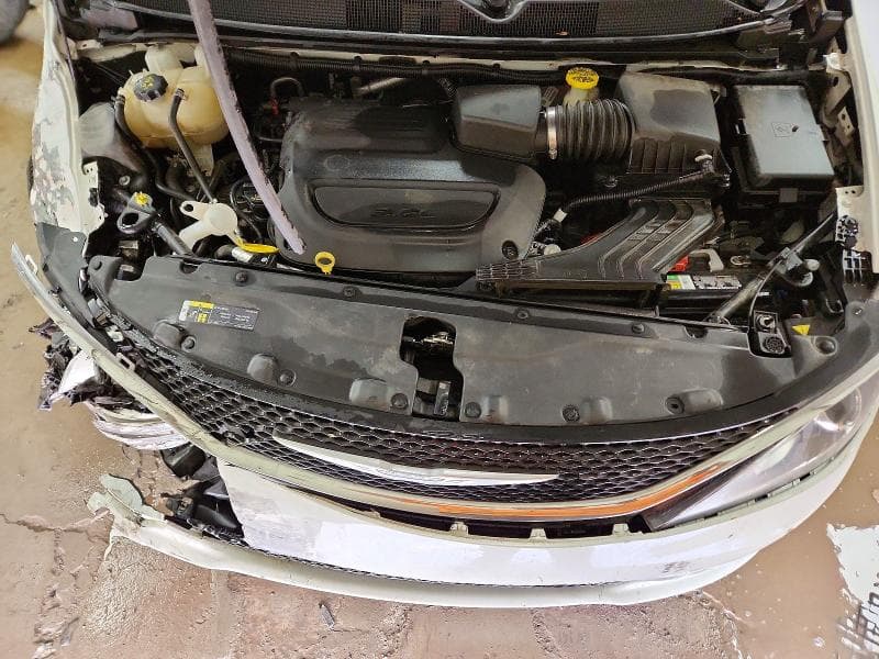 2019 CHRYSLER PACIFICA LIMITED 12