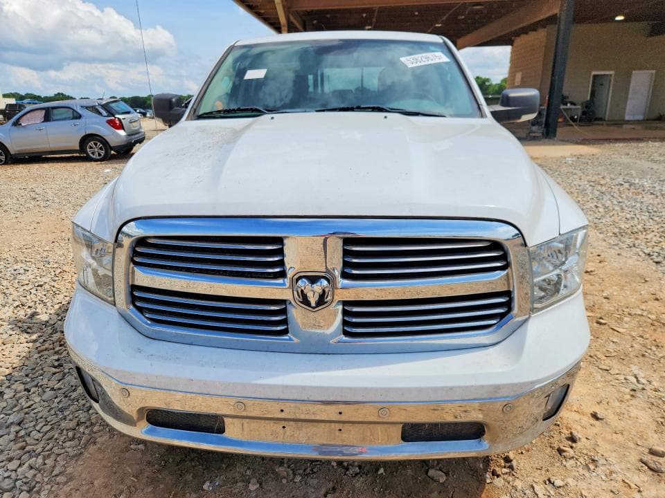 2019 RAM 1500 CLASSIC SLT 10