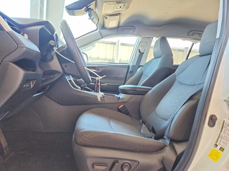 2022 TOYOTA RAV4 XLE 7
