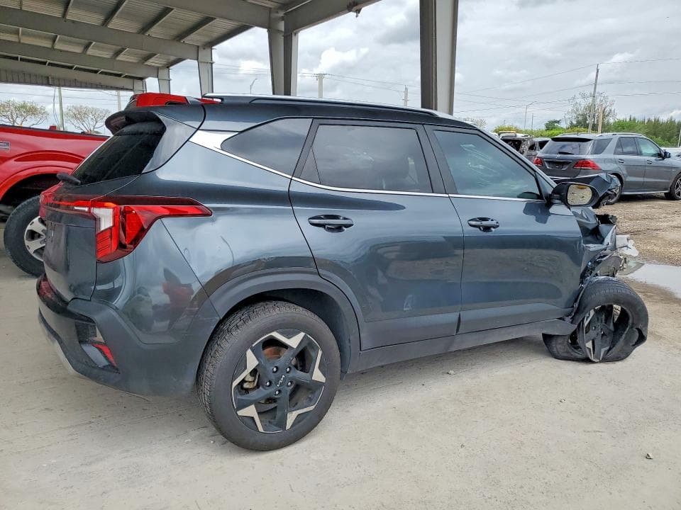 2024 KIA SELTOS EX 3