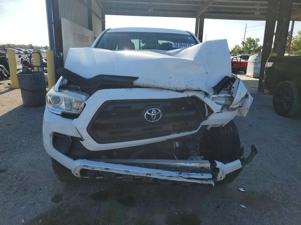 2017 TOYOTA TACOMA SR 5