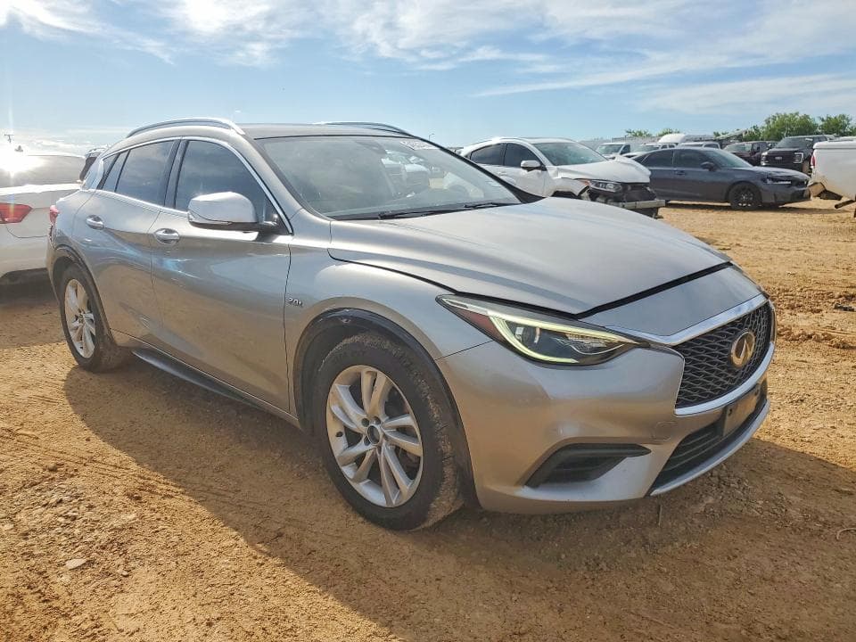 2019 INFINITI QX30 LUXE 4