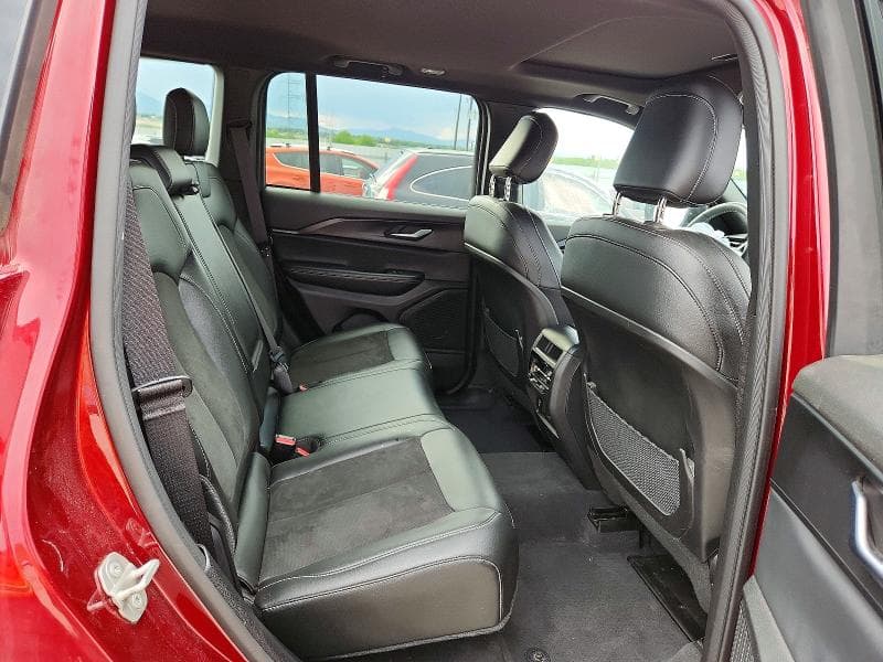 2023 JEEP GRAND CHEROKEE LAREDO 11