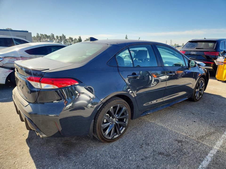 2025 TOYOTA COROLLA SE 3