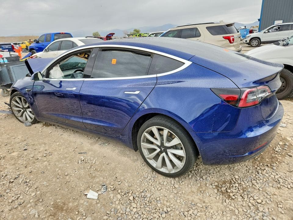2018 TESLA MODEL 3 2