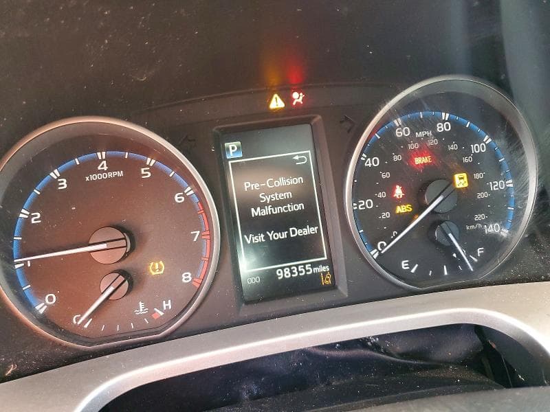 2018 TOYOTA RAV4 LE 9