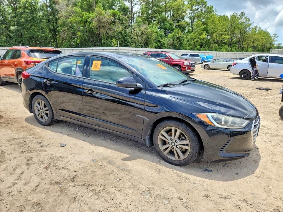 2017 HYUNDAI ELANTRA SE 4