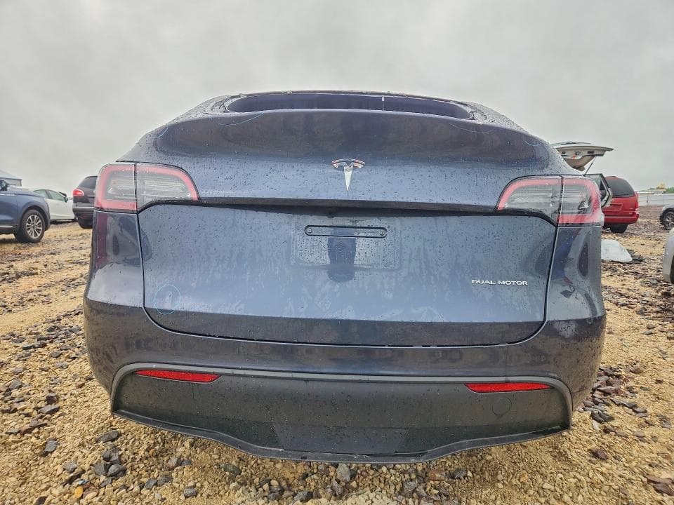 2023 TESLA Y 6