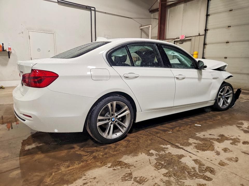 2018 BMW 330 XI 3