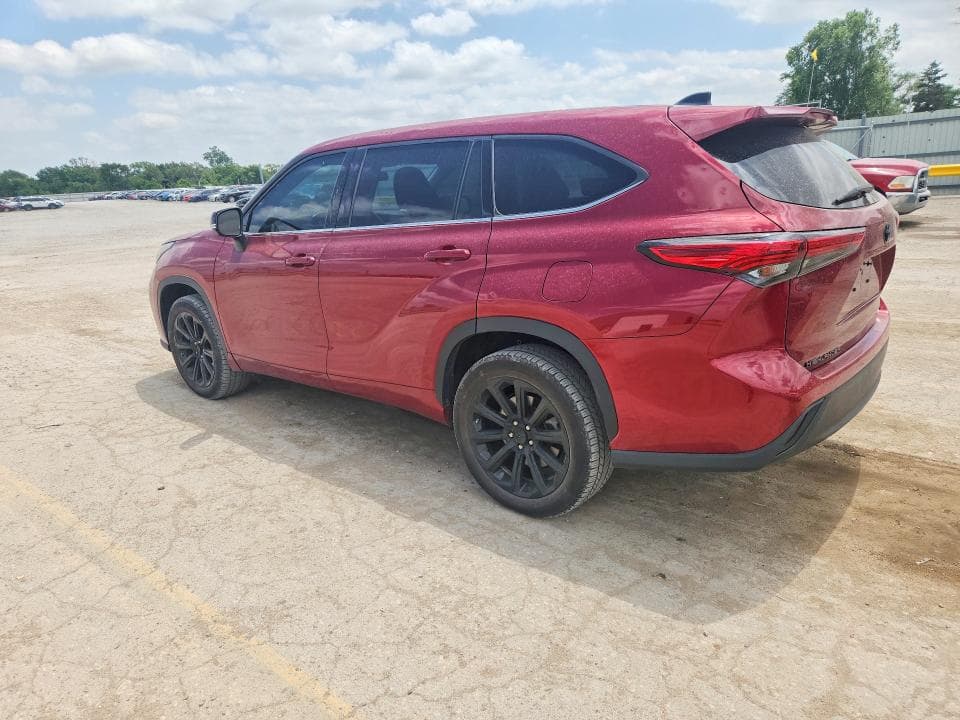 2022 TOYOTA HIGHLANDER LE 2