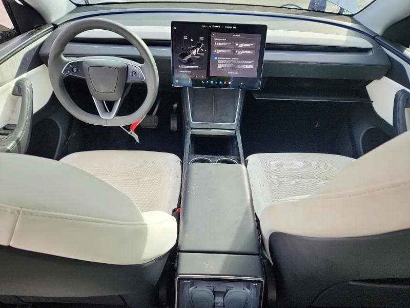2026 TESLA MODEL Y 8