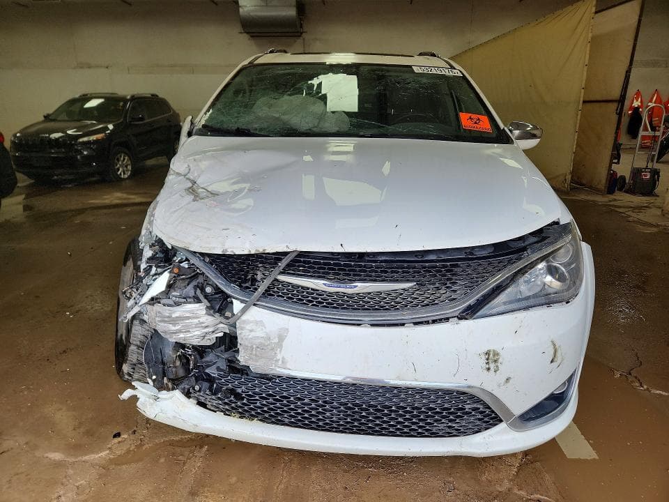 2019 CHRYSLER PACIFICA LIMITED 5
