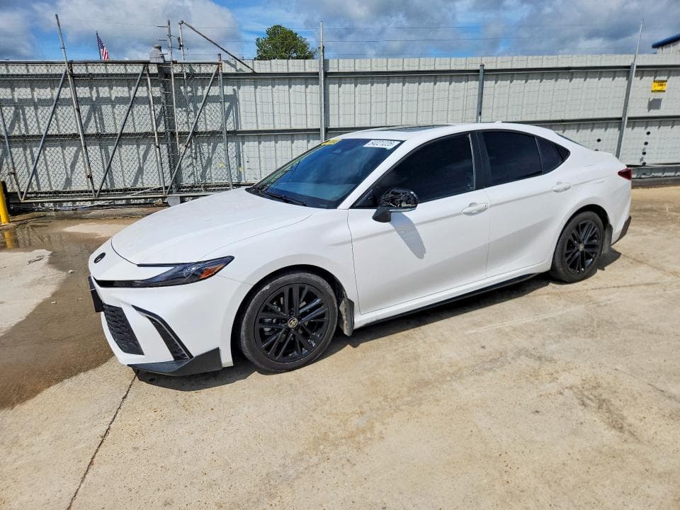 2025 TOYOTA CAMRY SE - 1