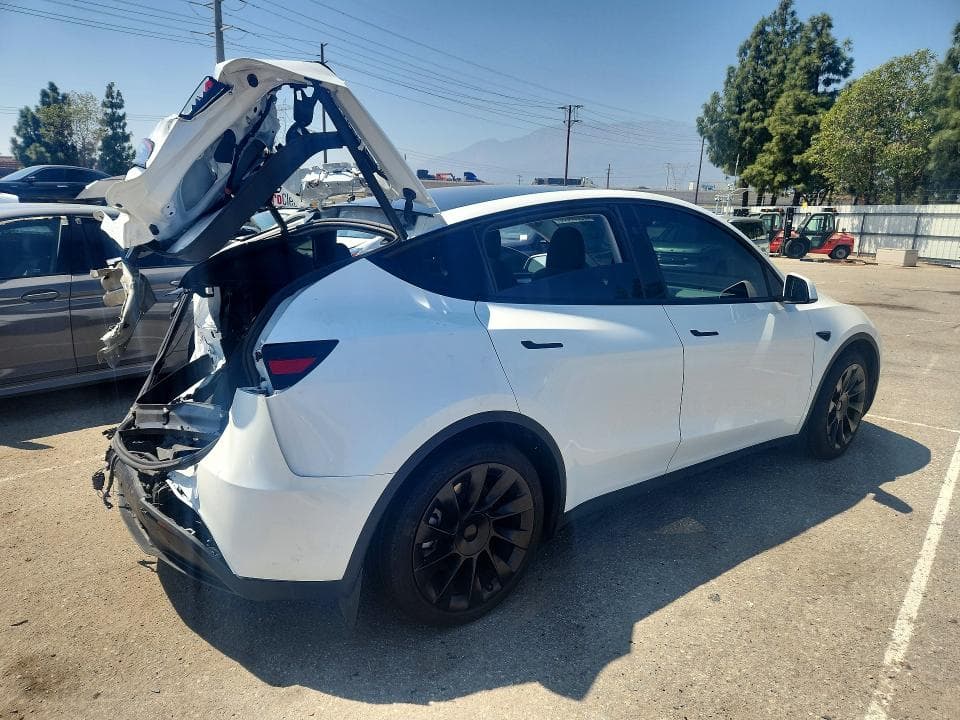 2024 TESLA MODEL Y 3