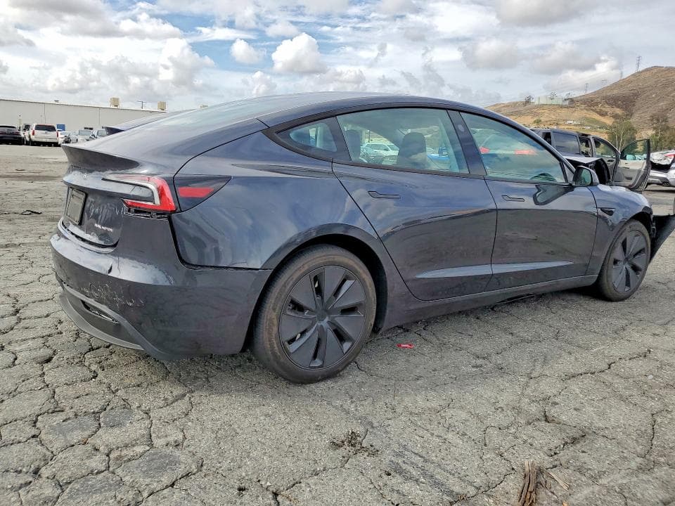 2025 TESLA MODEL 3 3