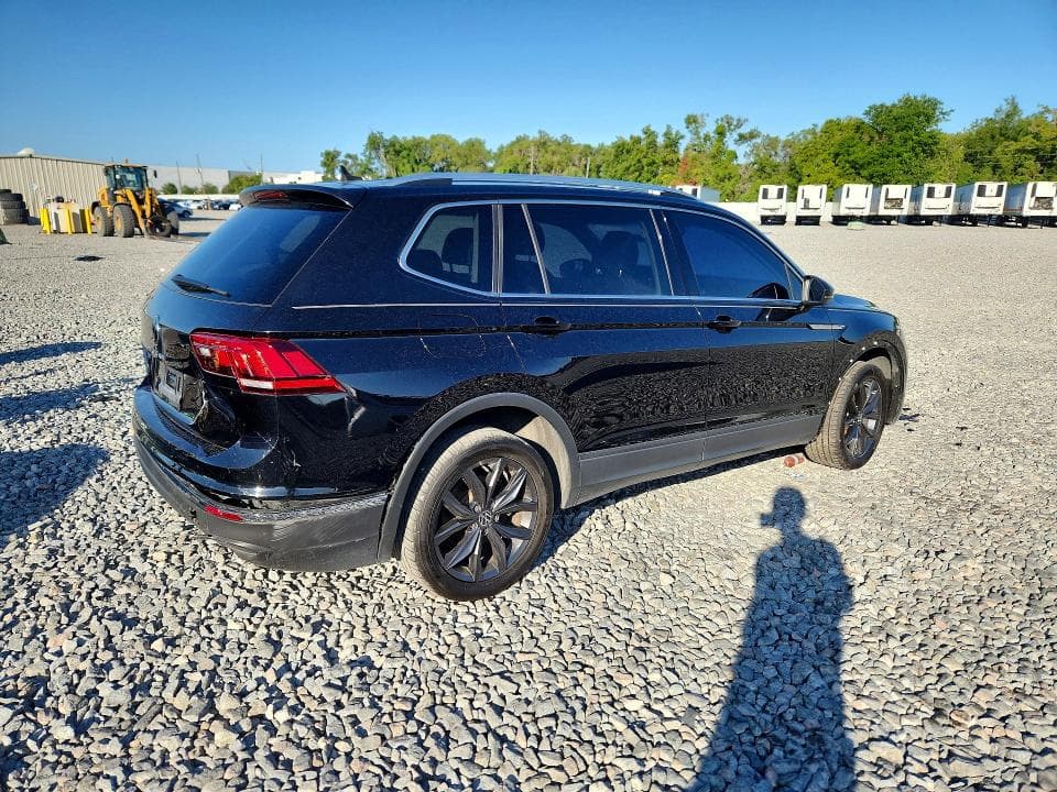 2022 VOLKSWAGEN TIGUAN SE SE 3