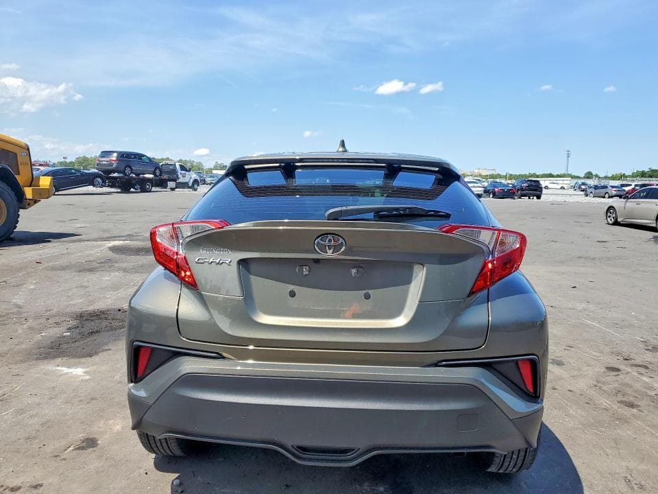 2021 TOYOTA C-HR XLE 6