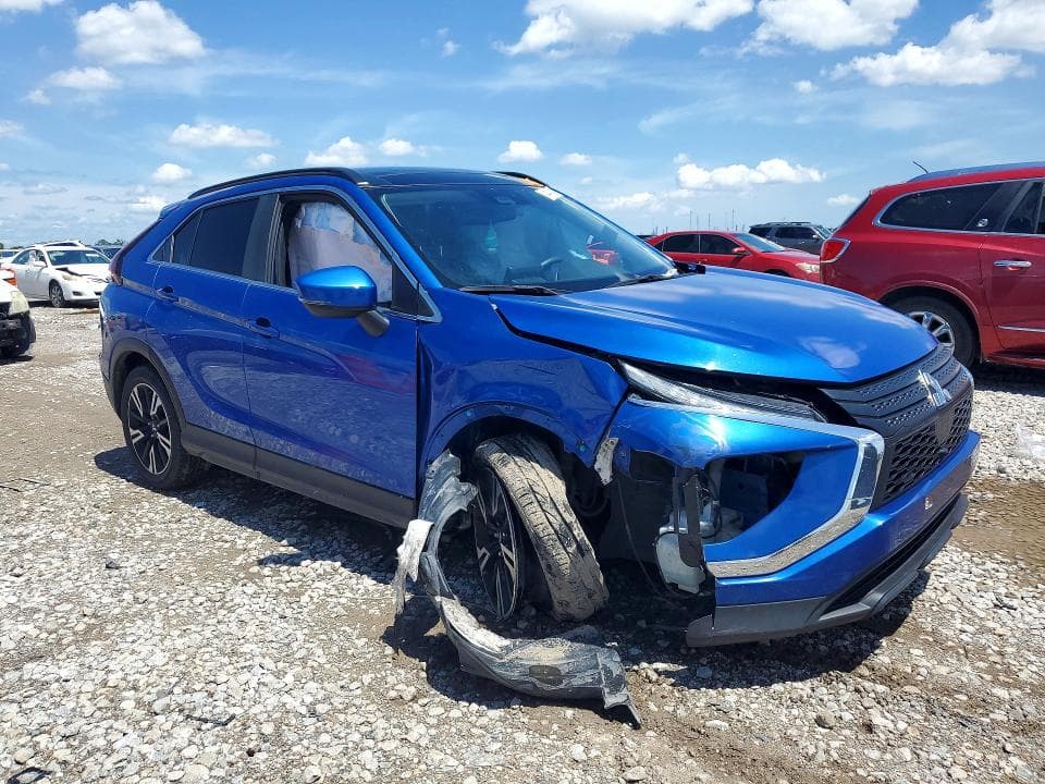 2023 MITSUBISHI ECLIPSE CROSS SE 4