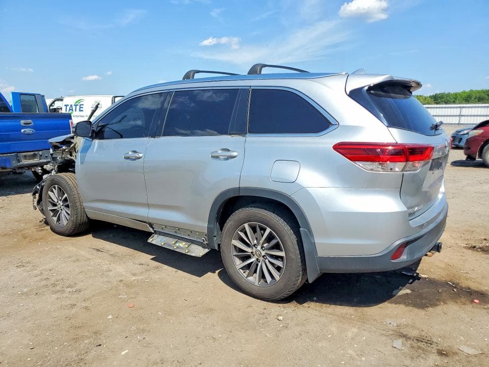 2017 TOYOTA HIGHLANDER XLE 2