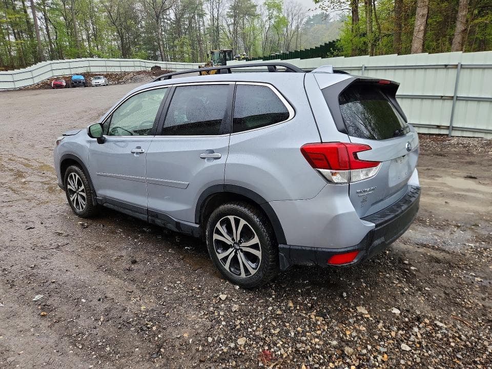 2022 SUBARU FORESTER LIMITED 2