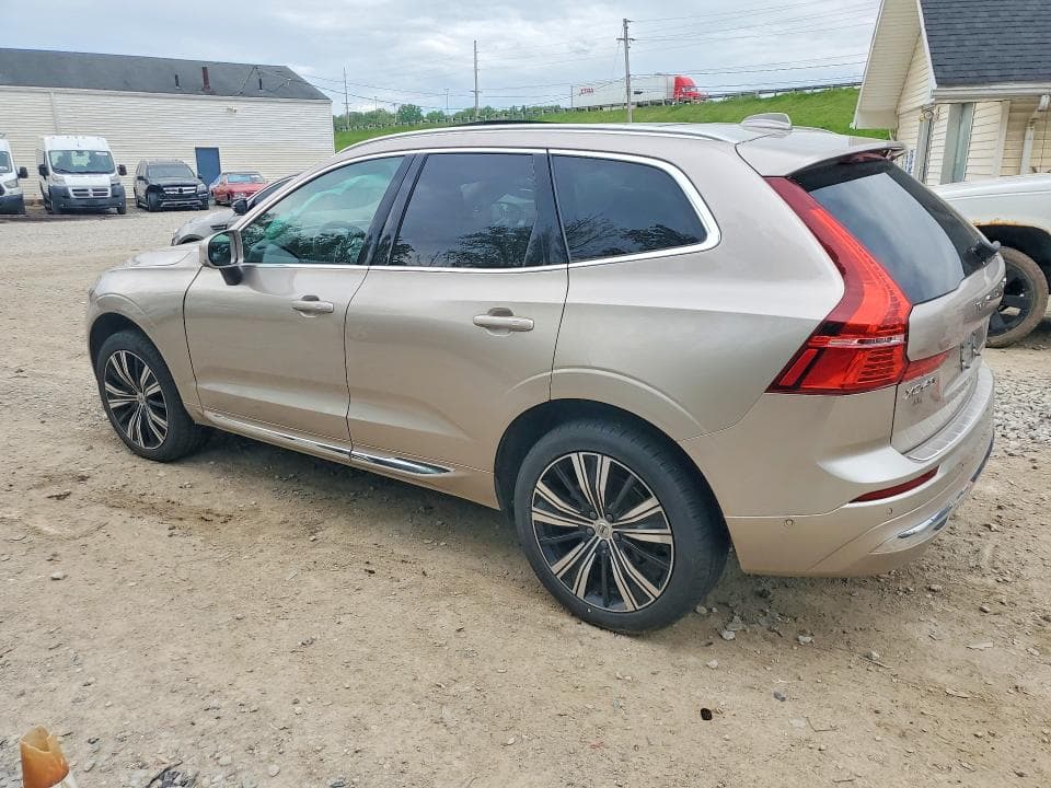 2023 VOLVO XC60 PLUS 2
