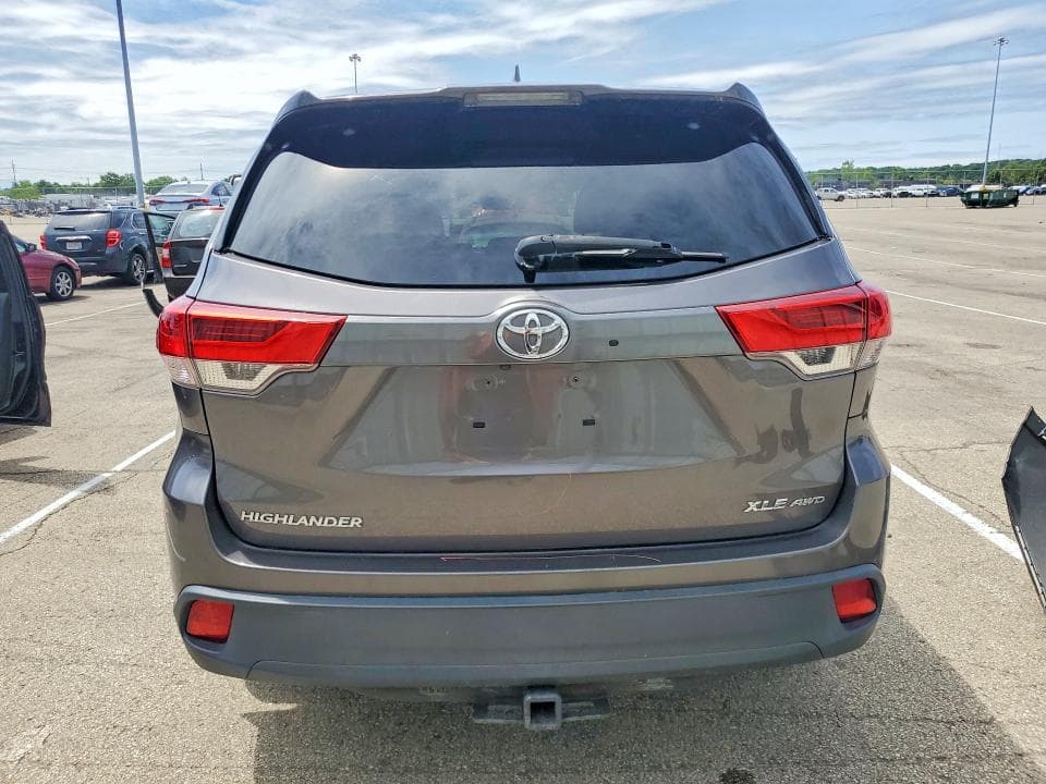 2017 TOYOTA HIGHLANDER XLE 6