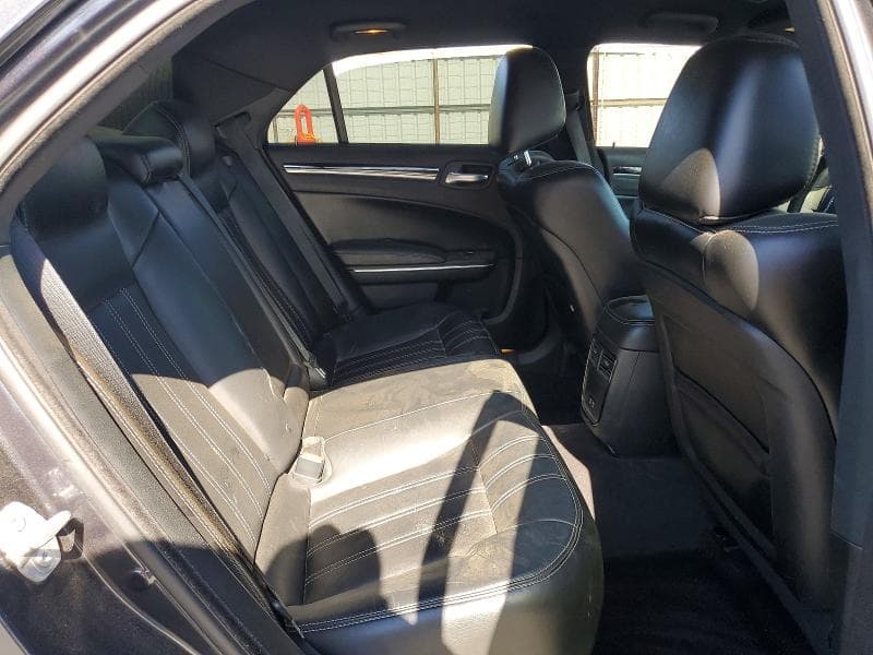2018 CHRYSLER 300 S 10