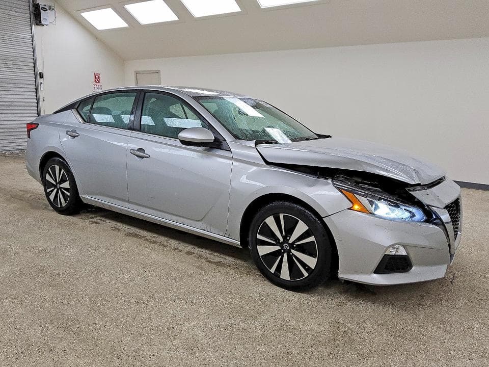 2022 NISSAN ALTIMA SV 4