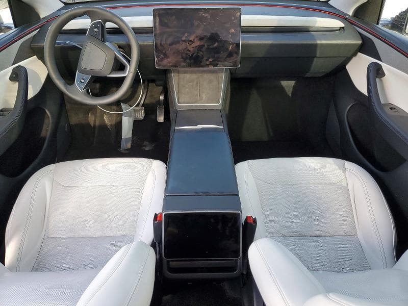 2026 TESLA MODEL Y 8