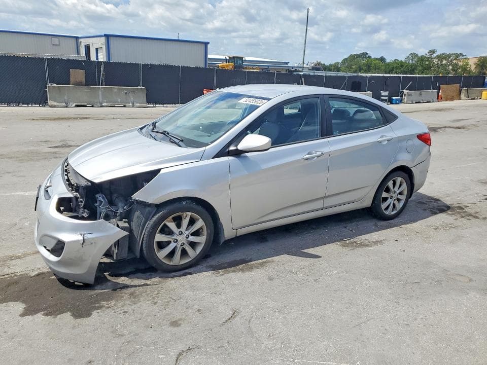 2013 HYUNDAI ACCENT