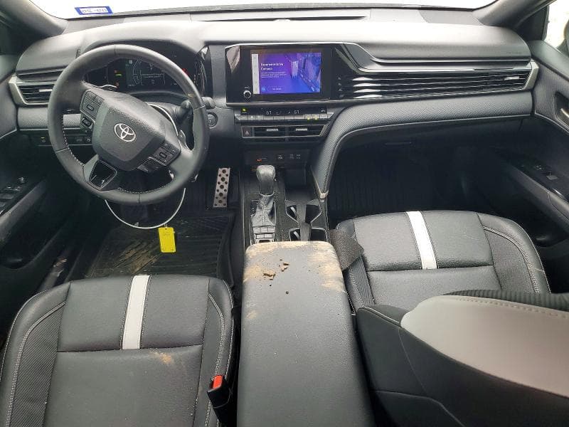 2025 TOYOTA CAMRY SE 8