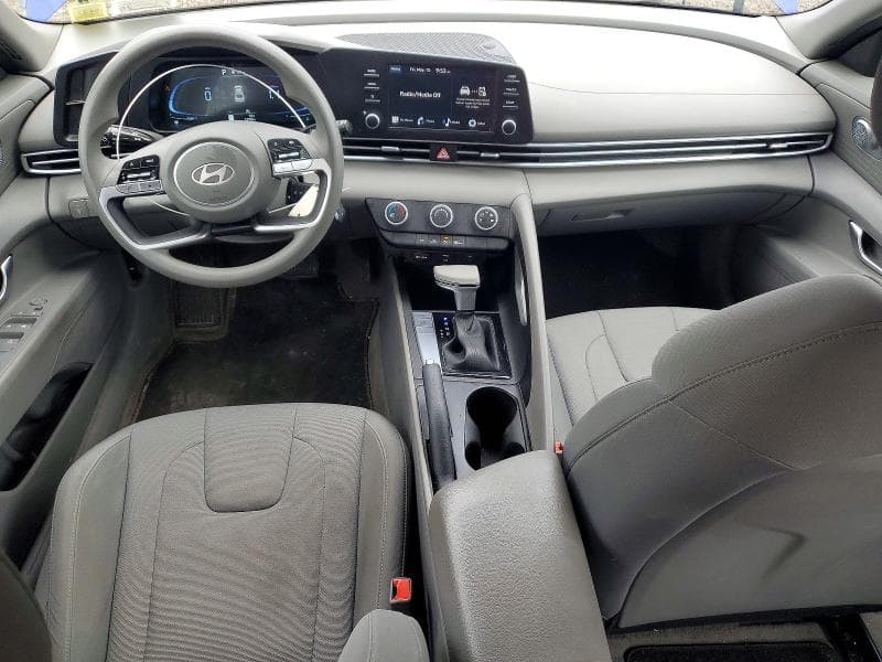 2024 HYUNDAI ELANTRA SE 8