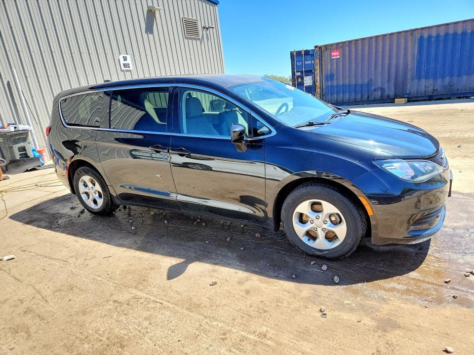 2017 CHRYSLER PACIFICA LX 4