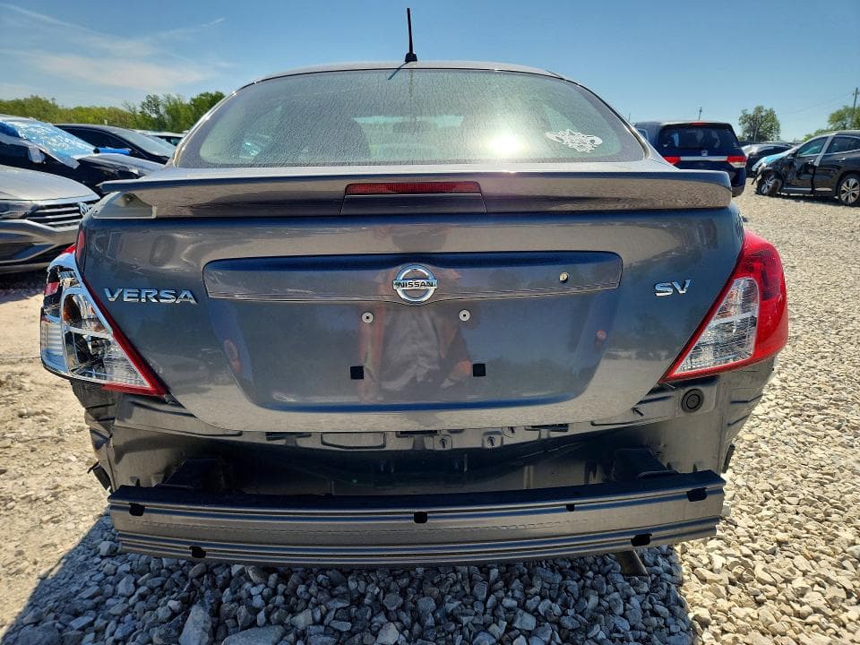 2018 NISSAN VERSA SV 6