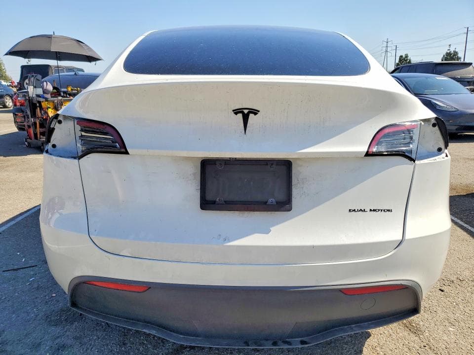 2023 TESLA MODEL Y 6
