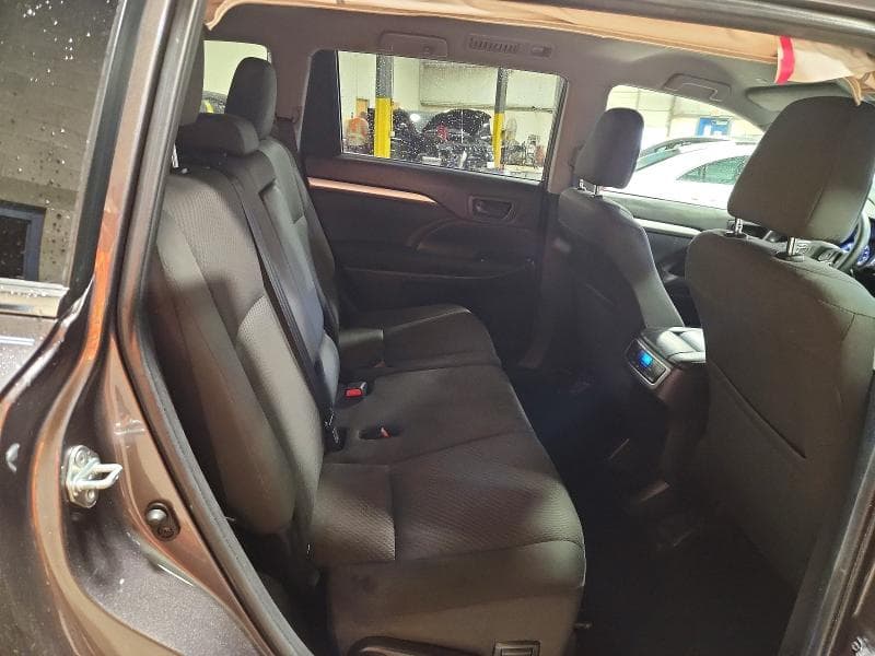 2019 TOYOTA HIGHLANDER LE 11