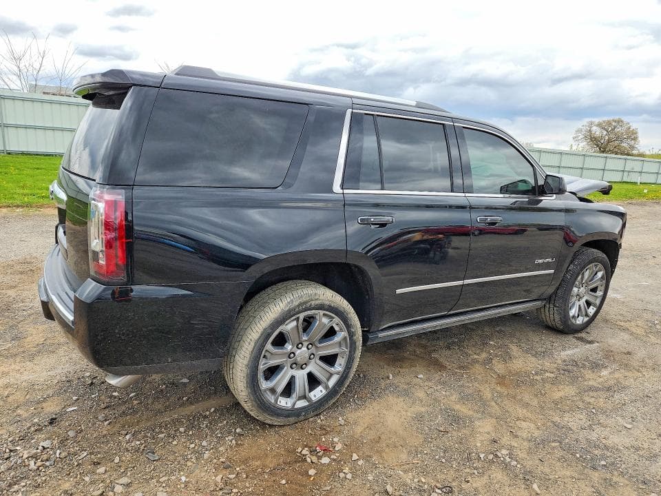 2017 GMC YUKON DENALI 3