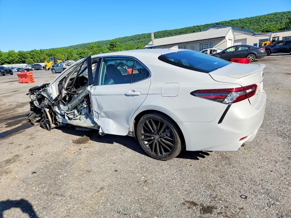 2024 TOYOTA CAMRY XSE 3