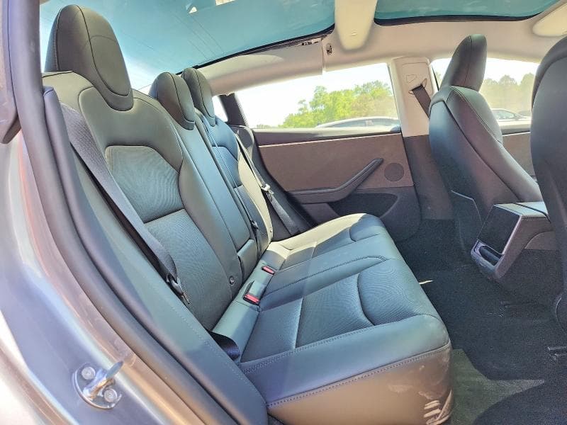 2025 TESLA MODEL 3 10