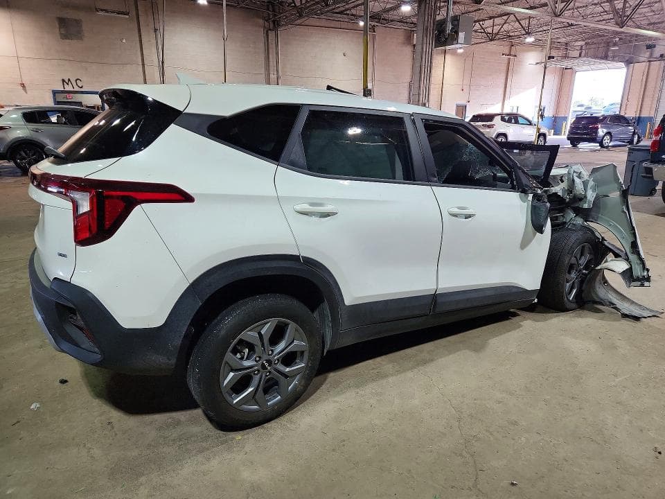2026 KIA SELTOS LX 3