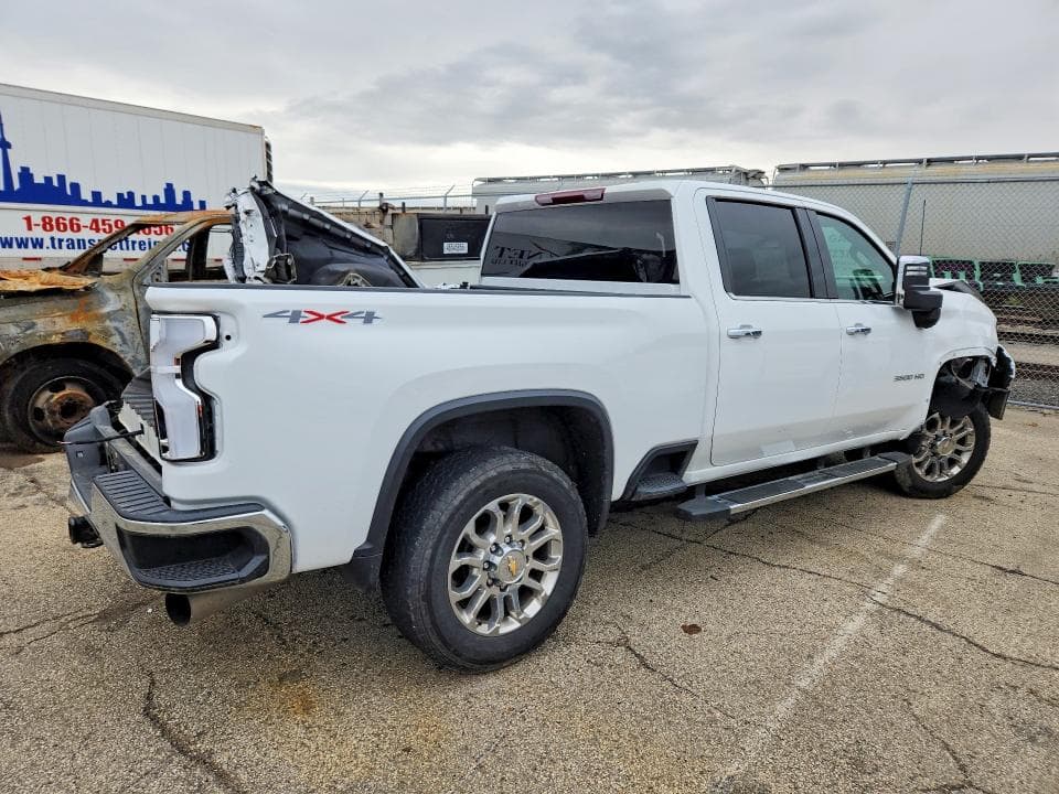 2025 CHEVROLET SILVERADO K3500 LTZ 3