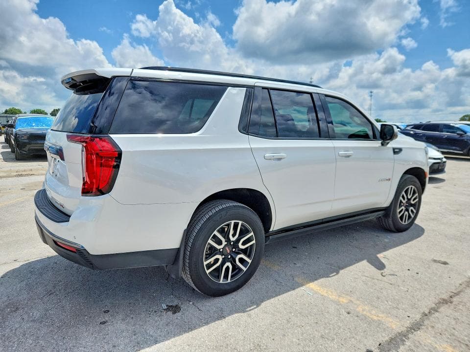 2023 GMC YUKON AT4 3