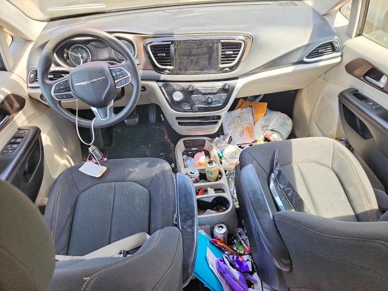 2017 CHRYSLER PACIFICA TOURING 8