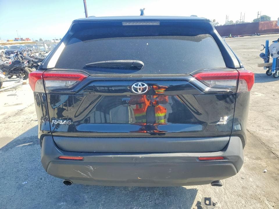 2019 TOYOTA RAV4 LE 6
