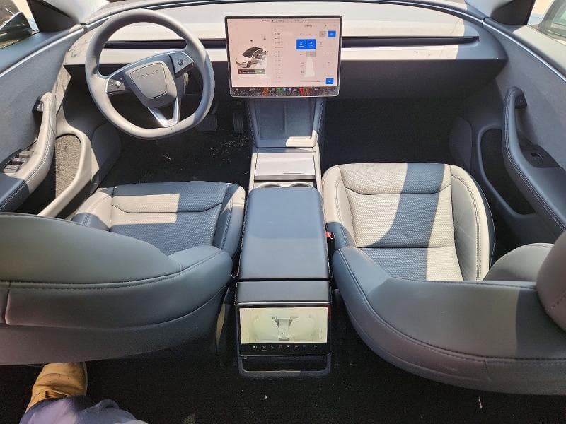 2025 TESLA MODEL 3 8