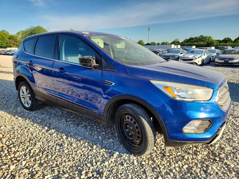 2017 FORD ESCAPE SE 4