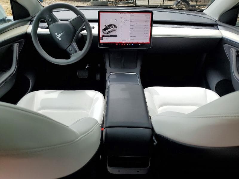 2023 TESLA MODEL Y 8
