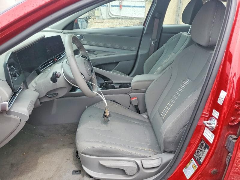 2025 HYUNDAI ELANTRA SE 7