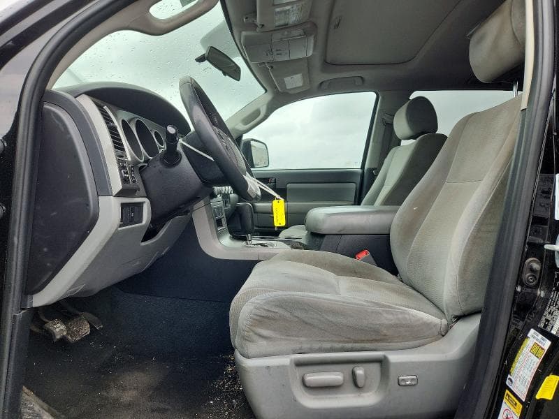 2017 TOYOTA SEQUOIA SR5 7