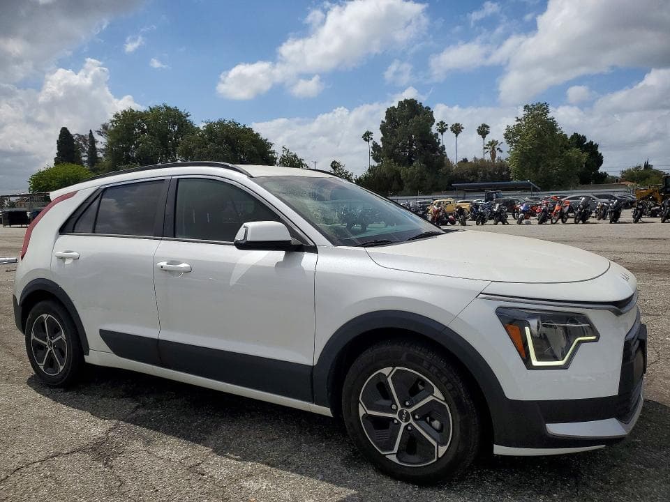 2023 KIA NIRO EX 4